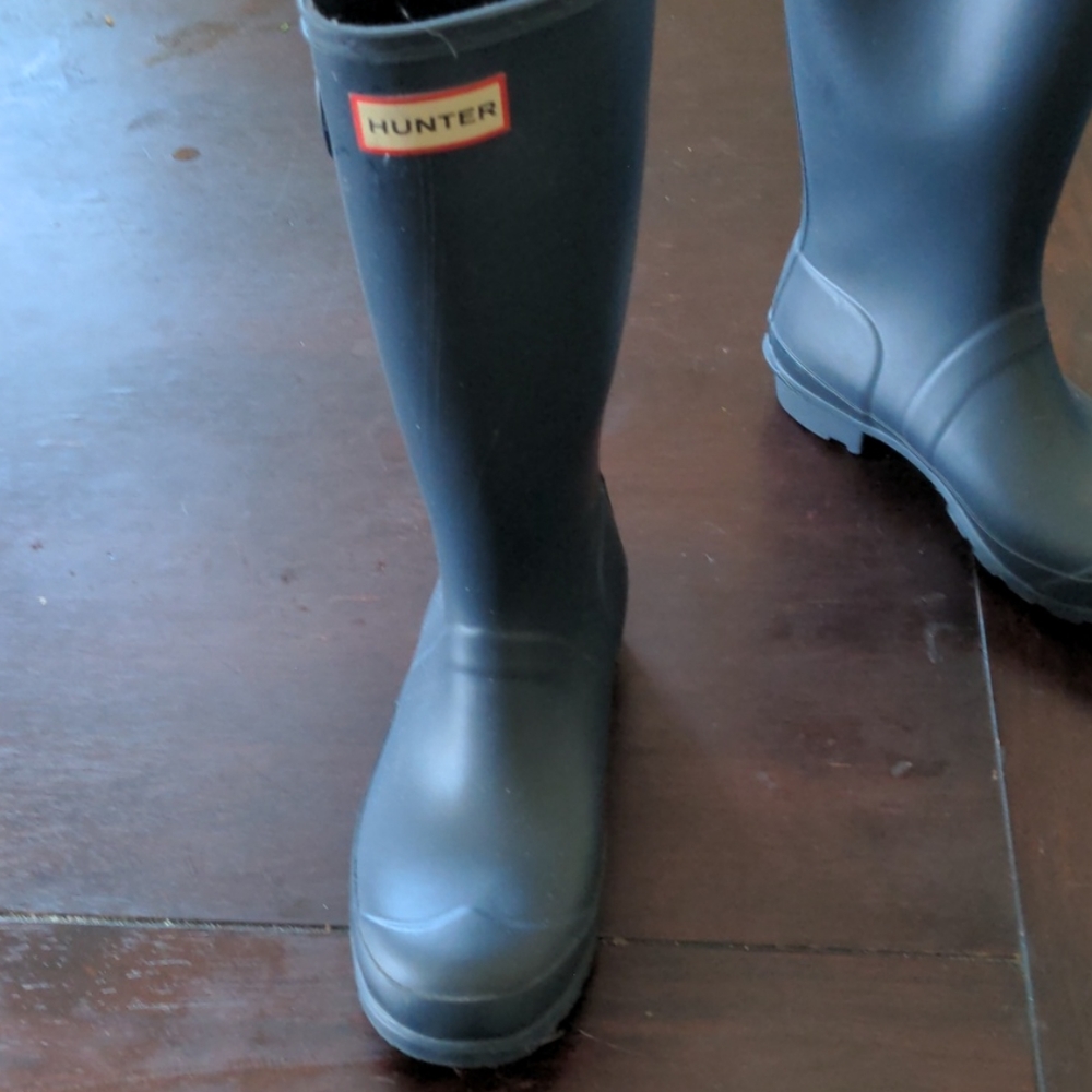 Boots - Picture 2 of 3